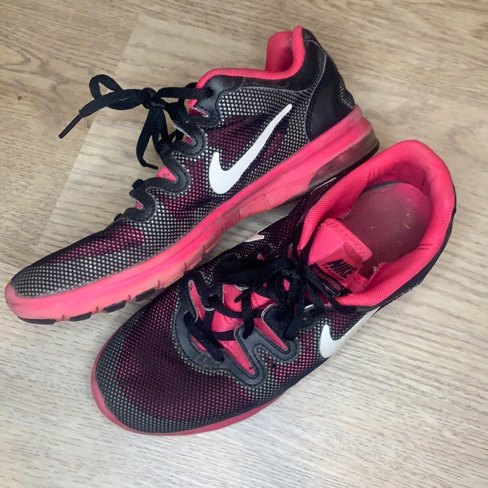 Black + Pink Nike Tennis Shoes